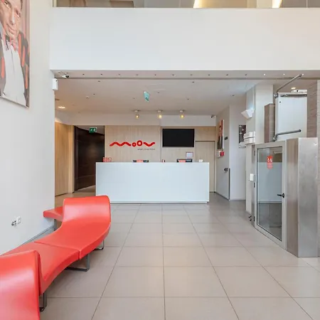 فندق Moov Centro 2*