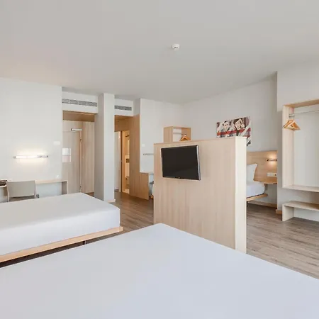 Hotel Moov Centro 2*