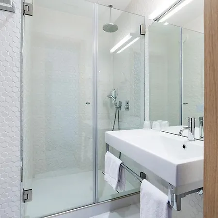 Hotel Moov Centro 2*