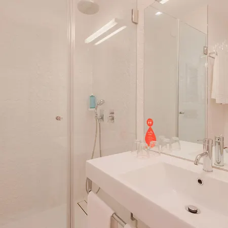 Hotel Moov Centro 2*